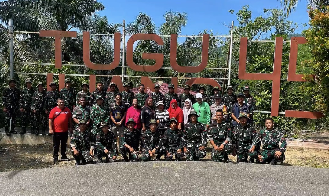 Kegiatan Gerakan Indonesia Asri (Aman,Sehat, Resik, Indah) Dinas Lingkungan Hidup (DLH) Kabupaten Labuhanbatu dengan Batalion Infantri Teritorial Pembangunan (Yonif TP) Labuhanbatu, Babin Kamtibmas Polres Labuhanbatu dan Organisasi Masyarakat (Ormas).